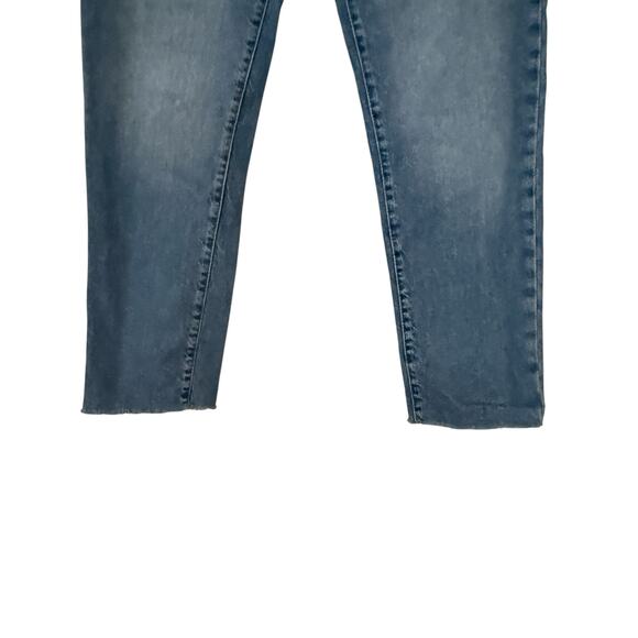 Forever 21 Premium High Waisted Fringe Hem Mom Denim Medium Wash Jeans Size 26 - Picture 7 of 8